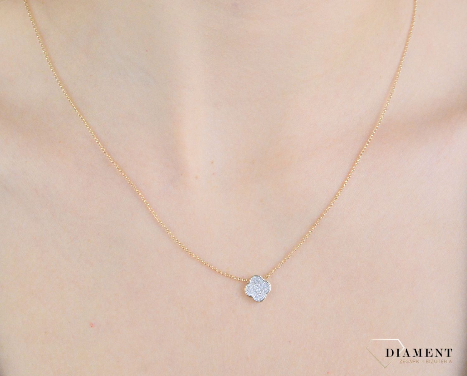 Złoty naszyjnik damski 585 koniczynka z diamentami 0,1ct N10163Y G. Biżuteria z diamentami. Naszyjnik z diamentami. Naszyjnik złoty z diamentami. Naszyjnik koniczynka z diamentami. Złoty naszyjnik damski idealny na prezent  (1).jpg